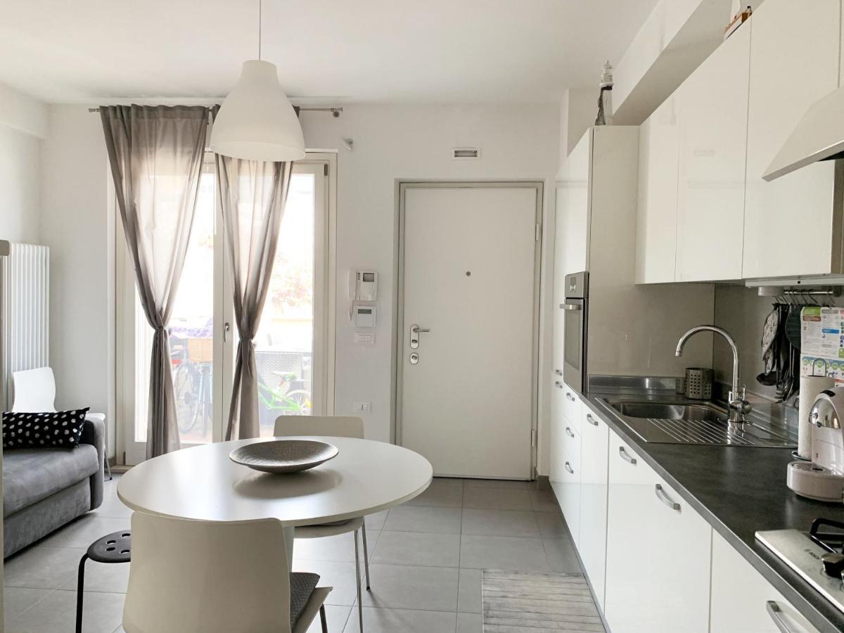 Casa Vacanze/Soggiorno Lavoro A Porto San Giorgio Esterno foto